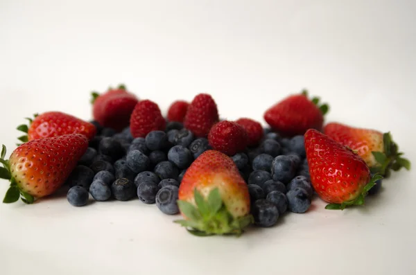 Bir grup yaban mersini-çilek