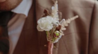 Yakın çekim damat Aksesuar slowmotion