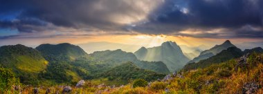 Chiang Dao dağda Tayland güzel doğal manzaralı
