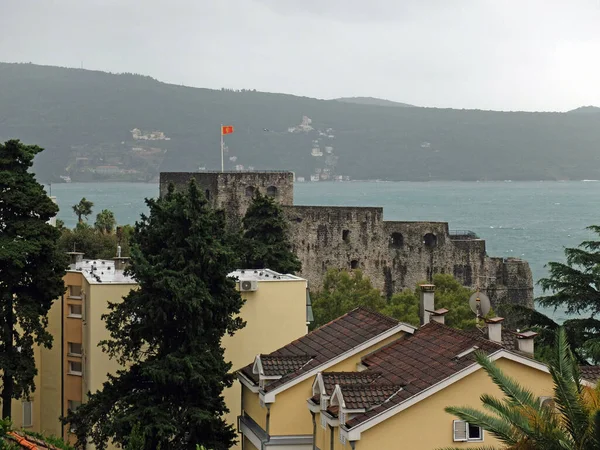 Herceg Novi - vieille ville après la pluie — Photo