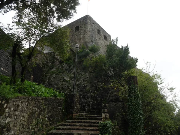 Herceg Novi - cidade velha após a chuva — Fotografia de Stock