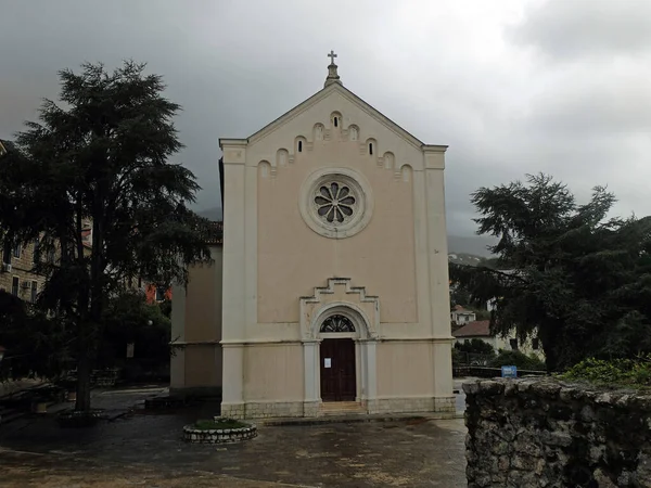 Herceg Novi - casco antiguo después de la lluvia — Foto de Stock