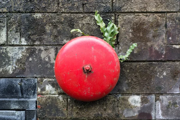 Antigua campana de alarma roja — Foto de Stock