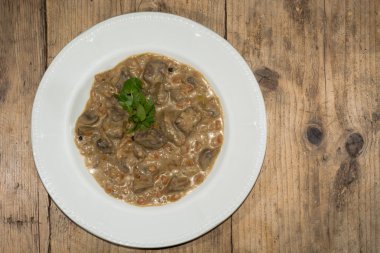 Sığır eti dijonnaise yukarıdan