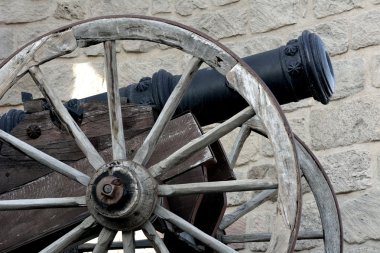 Unesco Dünya Mirası Sit Alanı Azerbaycan Bakü eski şehirde savaş topu