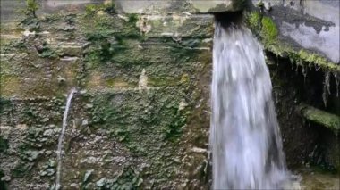 Duvar kanal kilit sızıntı yoluyla dökülmesini su