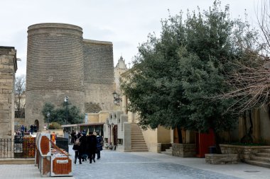 Bakü, Azerbaycan'ın başkenti eski şehirden Kız Kulesi