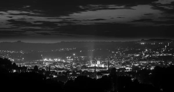 Panorama dell'Abbazia di Bath e città di notte dall'alto — Foto Stock