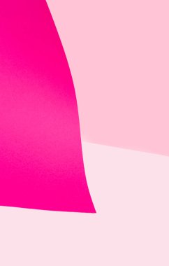 Pembe arka planda kırmızı bir kağıt. Yazıt için yer var. Boş boş