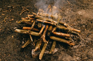 Kapatın şenlik ateşini.