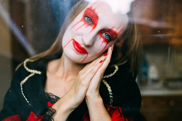 Beautiful Witch Poses Glass Front Camera Bright Makeup Brown Hair — Stock Photo, Image