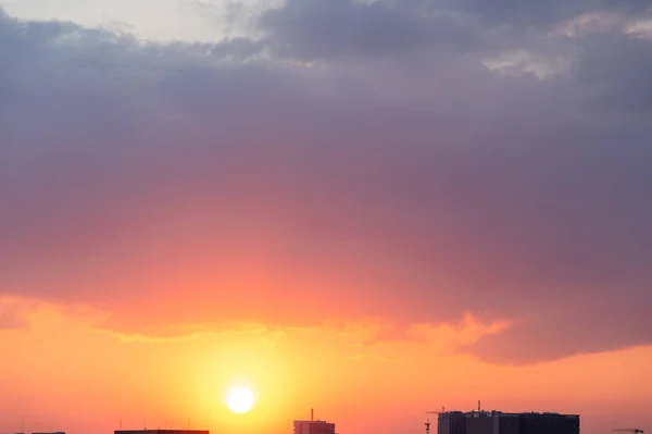 Stadsgezicht Zonsondergang Met Silhouetten Van Huizen — Stockfoto