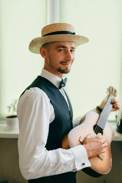 Groom Country Style Clothes Posing Guitar — Stock Photo, Image