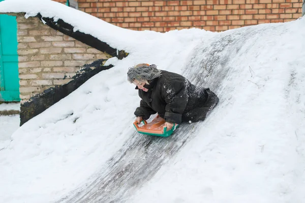 Funny Child Dressed Adult Oversized Jacket Riding Sled Icey Trek — Stock Photo, Image