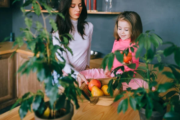 Adorable Young Woman Playing Her Little Funny Daughter Kitchen Portrait — Stock Photo, Image