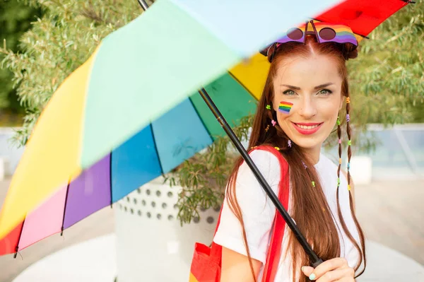 Lésbicas Coloridas Vestindo Acessórios Lgbt Posando Com Lgbt Arco Íris — Fotografia de Stock