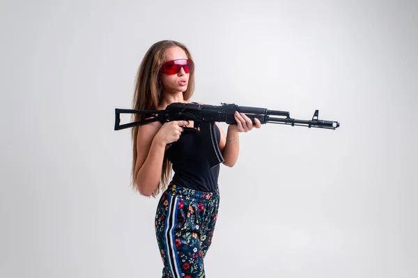 Quaint Woman Machine Gun Her Hands Isolated White Background — Stock Photo, Image