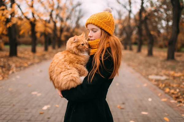 Adorable Freckles Girl Kind Face Expression Holding Her Red Cat — Stock Photo, Image