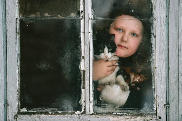 Portrait Little Self Isolated Girl Boring Face Her Lovely Kitten — Stock Photo, Image