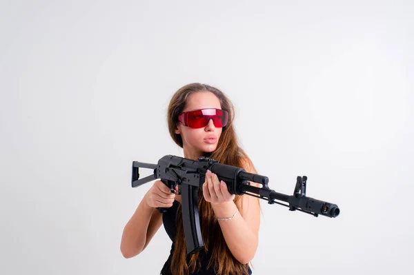 Beautiful Sexy Girl Long Fair Hair Holding Army Rifle Isolated — Stock Photo, Image