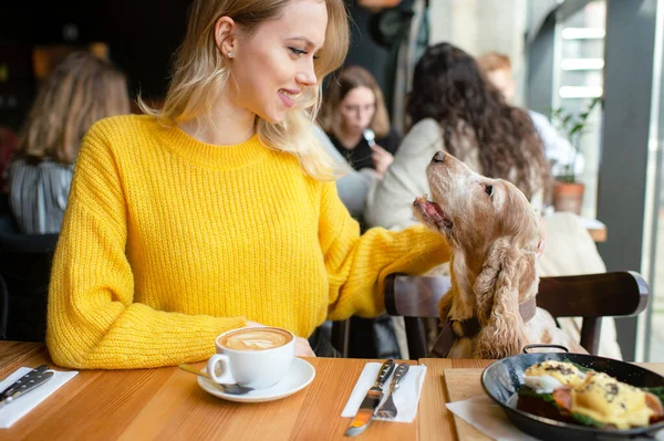 Young Caucasian Cheerful Blonde Girl Sitting Hugging Together Her Lovely — Stock Photo, Image