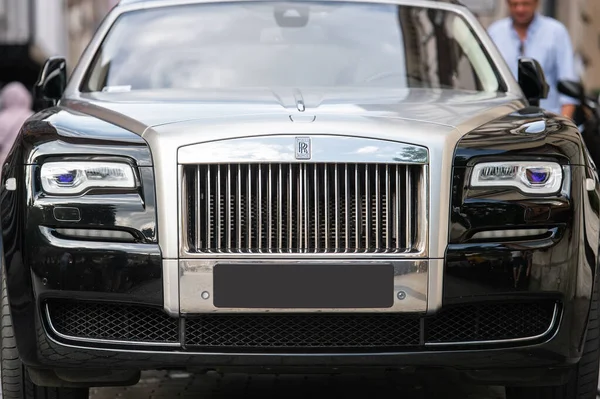 Cracovie Pologne Juillet 2019 Supercar Luxe Noire Rolls Royce Phantom — Photo