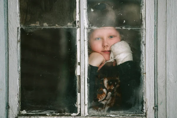 Portrait Little Girl Tranquil Face Expression Looking Out Old Dirty — Stock Photo, Image