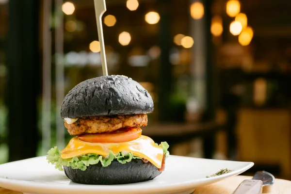 Serie de alimentos: Hamburguesa de queso negro —  Fotos de Stock