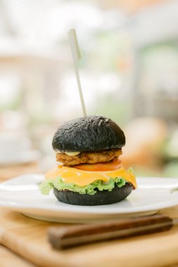 Gıda serisi: siyah peynir burger