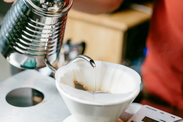 Coffee series : Closeup of barista hand making hand- drip coffee — Stock Photo, Image