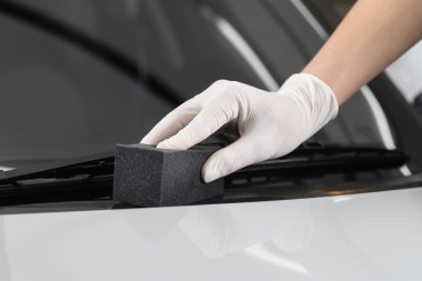 Araba serisi ayrıntılı: plastik parçalar parlatma