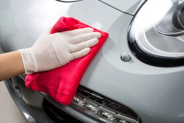 Kocsi részletezte sorozat: szürke autó tisztítása — Stock Fotó