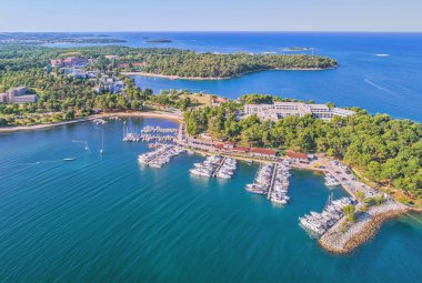 Hırvatistan 'ın İstriya kıyılarına hava manzarası, yaz mevsimi açık hava arkaplanı