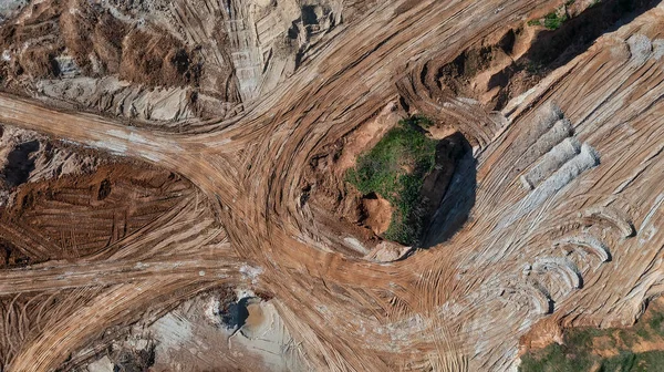 Kum ocağına hava görüntüsü, soyut toprak desenleri