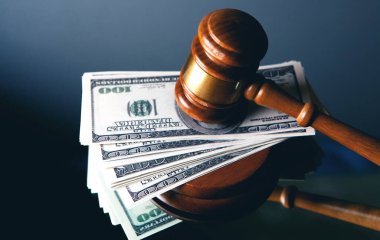 Yargıç Tokmak, iş, finans, yolsuzluk, para, mali suçlar için dolar