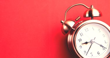 Alarm saatini zilli geri döndür