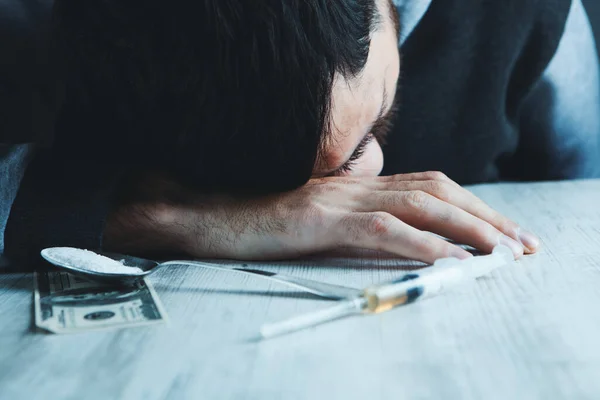 Konzept für Drogensucht und Verzweiflung — Stockbild Konzept Für Drogensucht Und Verzweiflung — Stockfoto