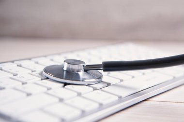 Modern tıbbi teknolojilerin ve yazılımın gelişimi kavramı.