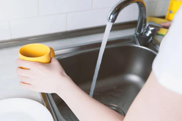 Girl Opens Tap Drink Water — Stock Photo, Image