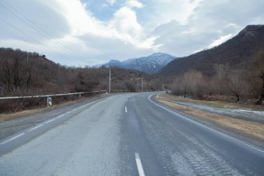 Yaz yolu ve boş alan 