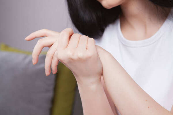 Joint injuries,. Spasm on the girl's arm.