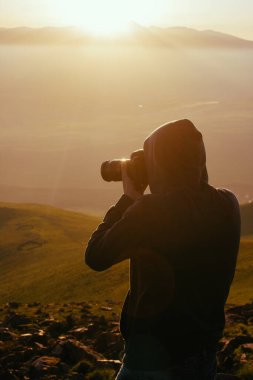 Dağda yürüyüş. Huzur içinde yat..