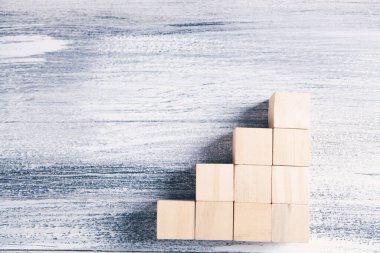 Merdiven kariyer yolu ve büyüme başarı süreci iş kavramı