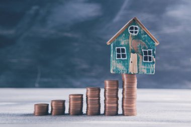 Yeni evler satın almada para ve büyüme