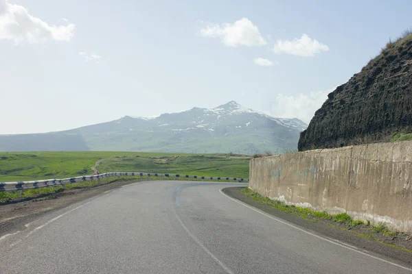 Route Asphaltée Clôture Dans Zone Ouverte — Photo