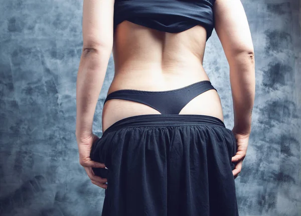 Mladá Žena Sexuálně Stojí Spodním Prádle — Stock fotografie
