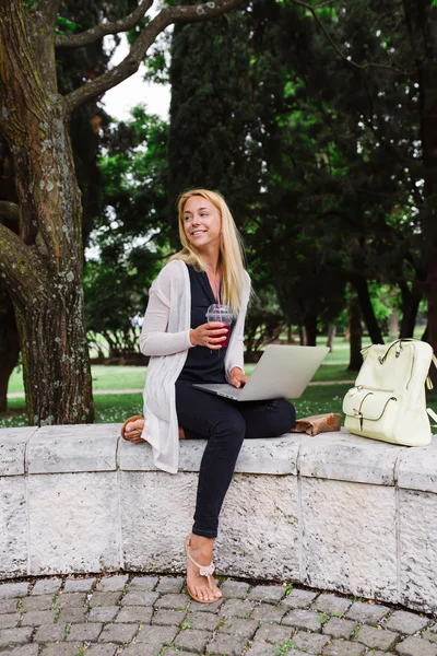 Parkta çalışıyorum.