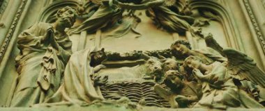 İsa 'nın bronz heykeli Beytüllahim' de mütevazı bir ahırda doğdu..