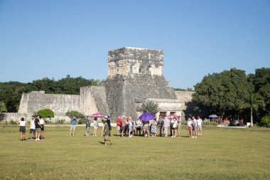 Chichen Itza, Yukatan Mexico 'daki tarihi Jaguar Tapınağı' nın detaylı görüntüsü..