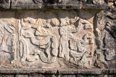 Chichen Itza, Yukatan Mexico 'daki tarihi Jaguar Tapınağı' nın detaylı görüntüsü..